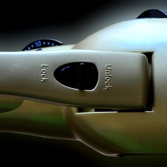 #B10 Conair Gold & Black Colored Hair Straightener - Picture 6 of 14